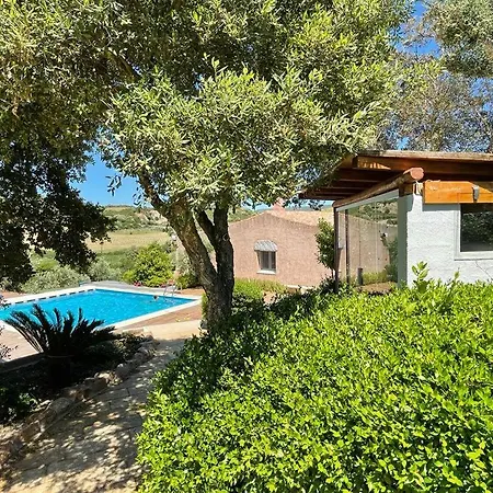 Couette-café La Multaiola Con Piscina 3*