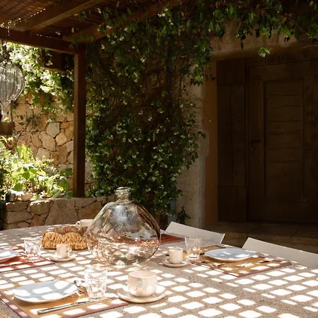 La Multaiola Con Piscina Bed and breakfast Sant'Antonio di Gallura