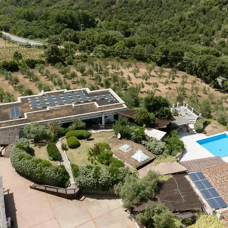 La Multaiola Con Piscina 住宿加早餐酒店 3*